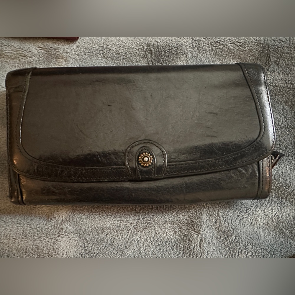 Black leather Dakota large wallet